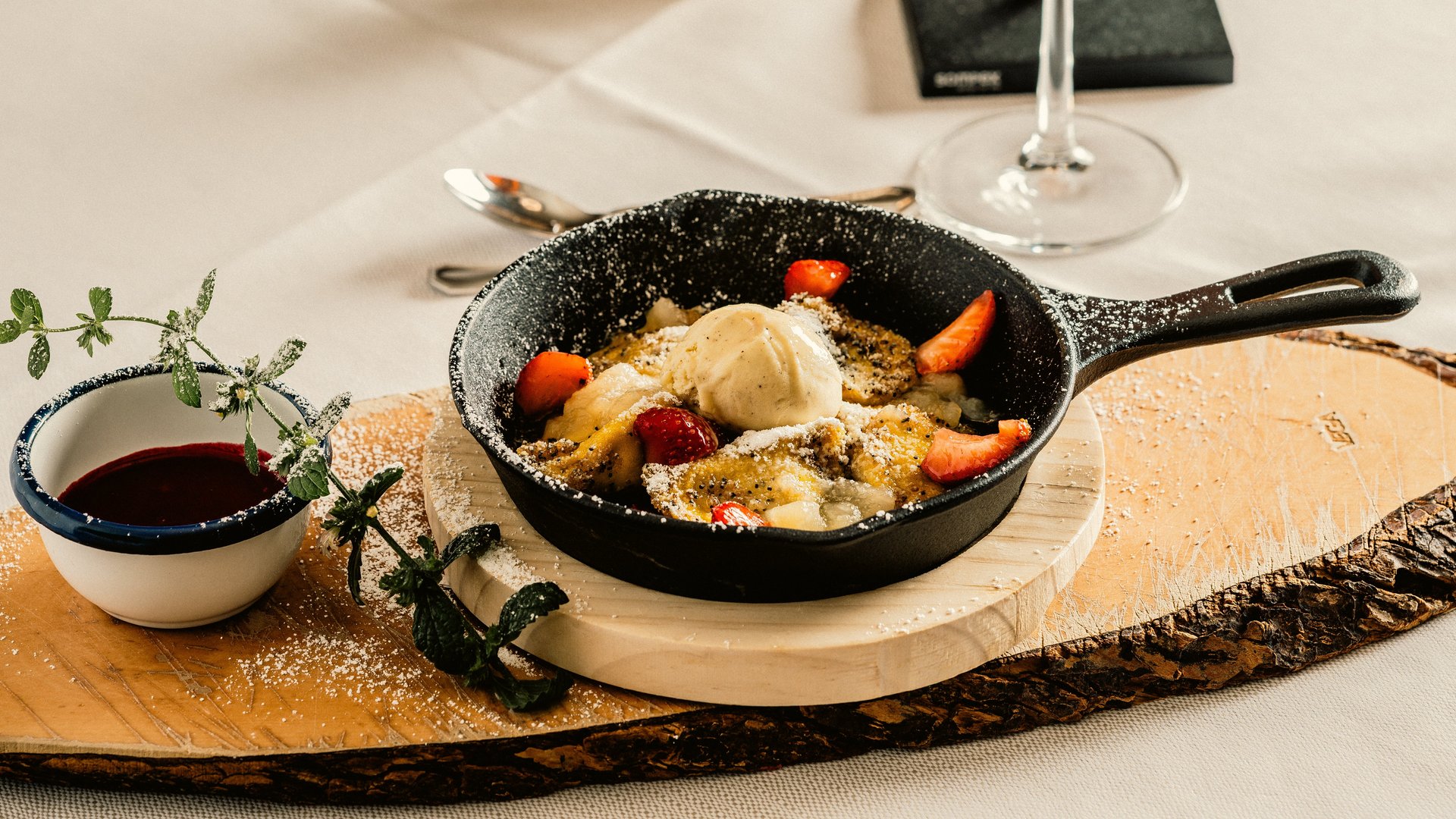 Traditional South Tyrolean cuisine at Das Parkhotel!