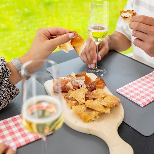 Typische Südtiroler Kulinarik im Parkhotel Bad Wörishofen Typische Südtiroler Kulinarik im Parkhotel Bad Wörishofen